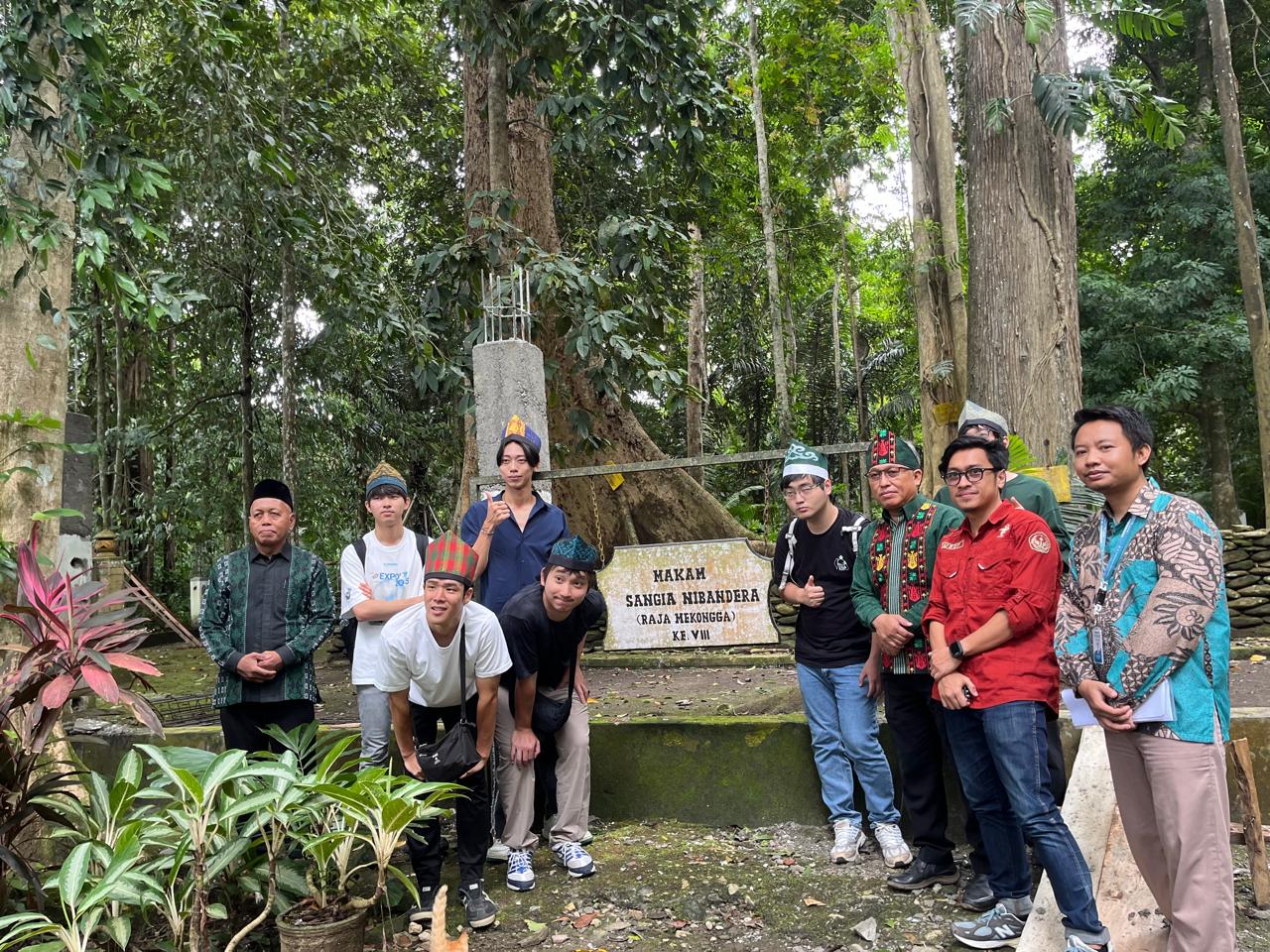 Fakultas Sains dan Teknologi USN Kolaka Ajak Mahasiswa University of Fukui Kunjungi Situs Sejarah Makam Raja Mekongga