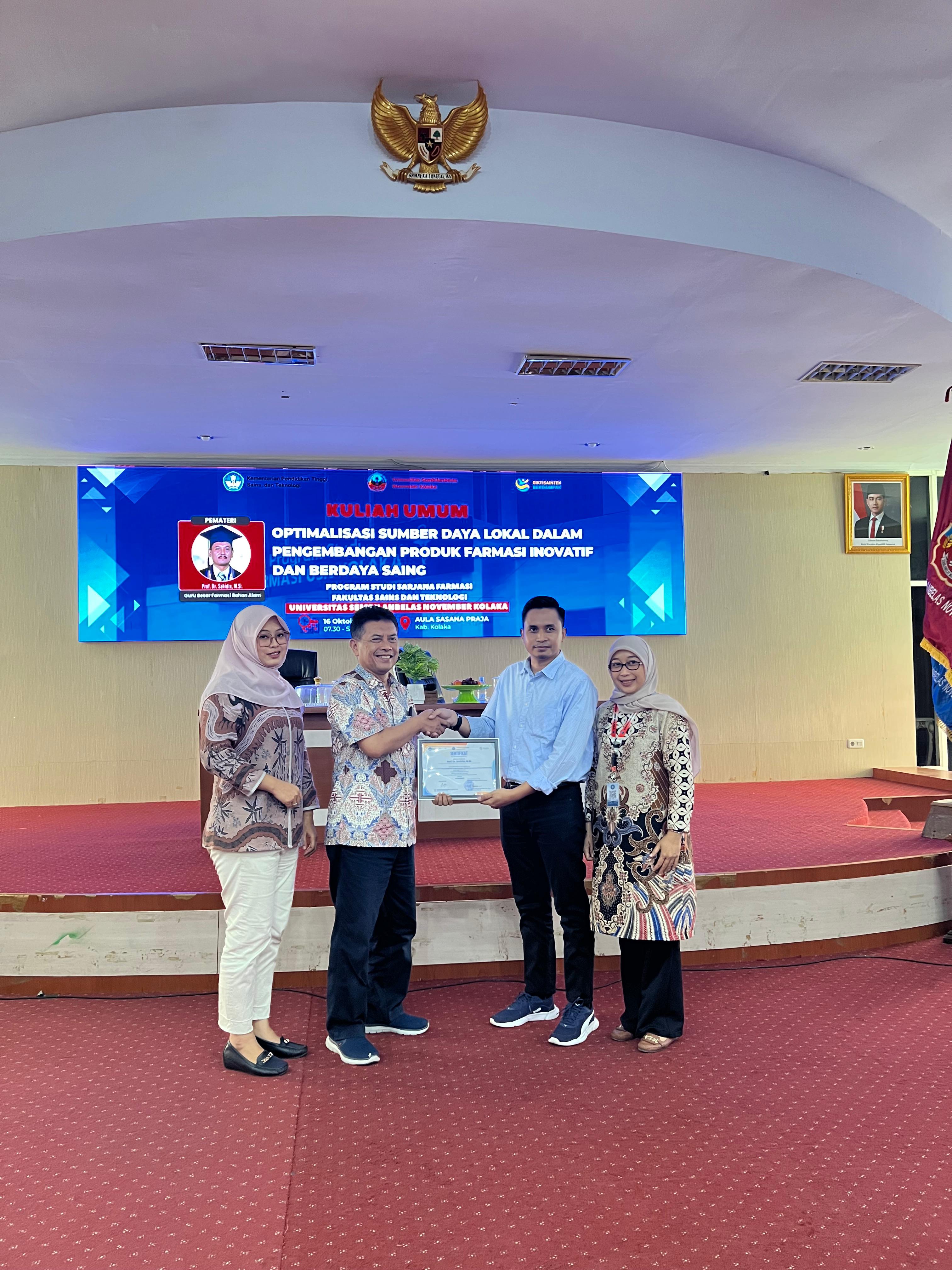 Program Studi S1 Farmasi FST Universitas Sembilanbelas November Kolaka Gelar Kuliah Umum tentang Opt